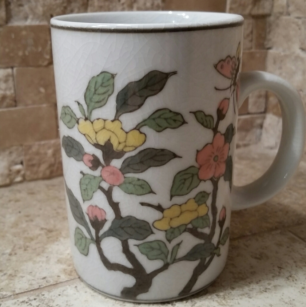 Hand-Painted Porcelain 4-bundle - Picture 7 of 7